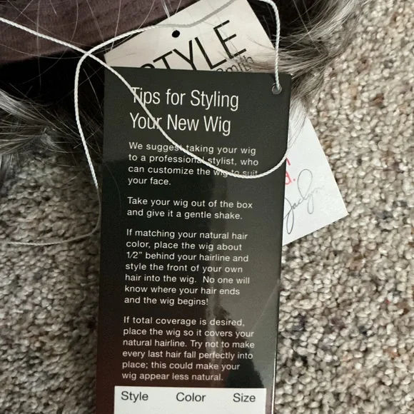 Jaclyn Smith Malibu Waves Wig
Silver Starlet color
Lace front/natural hairline - Picture 7 of 7